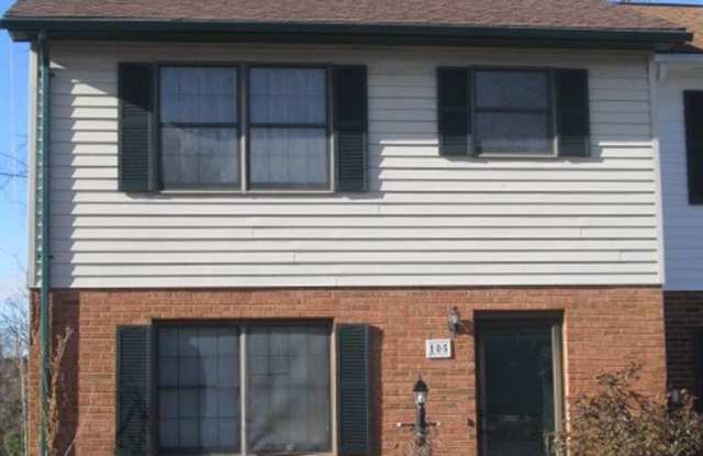 Photo of 3 Bedroom 2.5 Townhouse