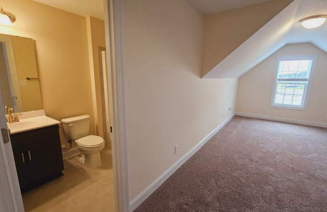 Photo of New 3 Bed 3 Bath Home In Stateside