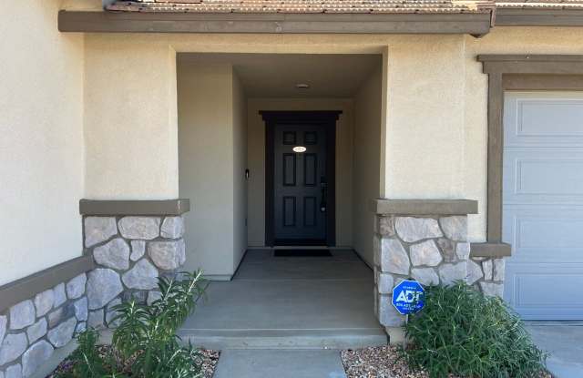 3 Bedroom Plus Bonus Room Single Family Home w/ Solar For Rent in Lancaster