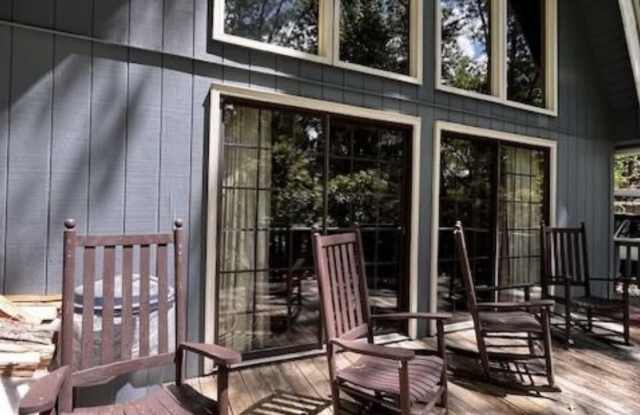 673 Chalet Village Dr