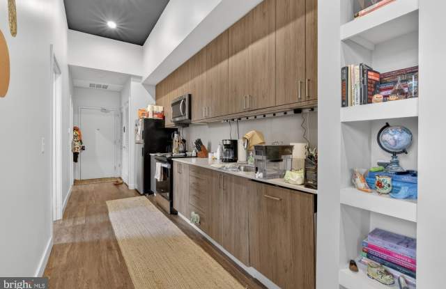 525 N 41ST Street unit: 201