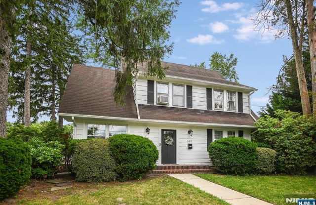 669 Doremus Avenue