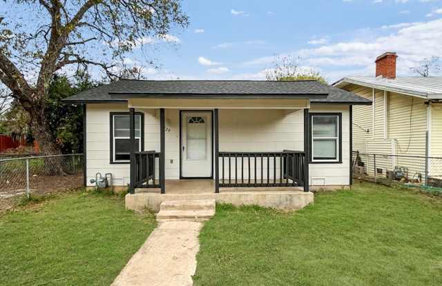 Photo of 1029 Essex St