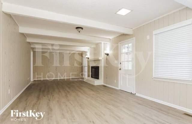 3453 Lynngate Circle