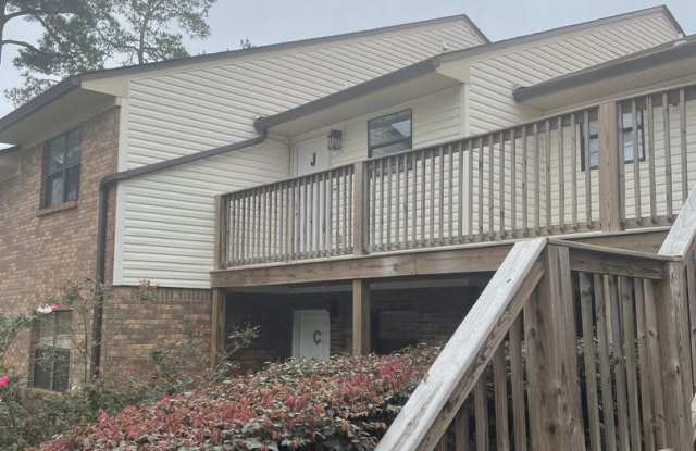 BEAUTIFUL 2/2 CONDO FOR RENT NEAR FSU AND CAPITOL - 1108 Greentree Court, Tallahassee, FL 32304