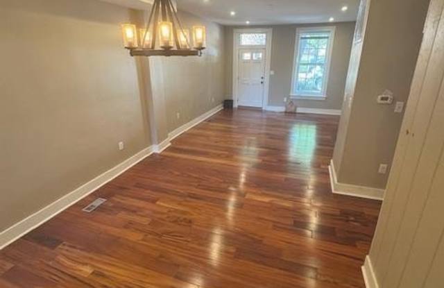 329 S MARKET Street S