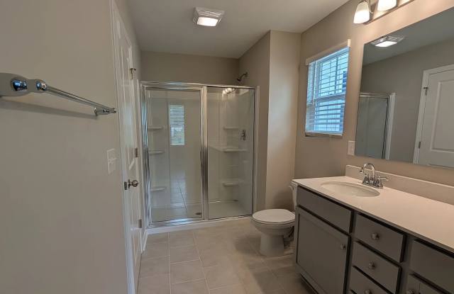 Photo of Room in 5 Bedroom Home at Reeves St