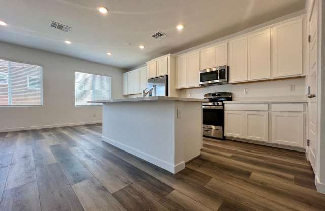 Stunning Newly Built 4-Bedroom, 3-Bathroom Home in Henderson