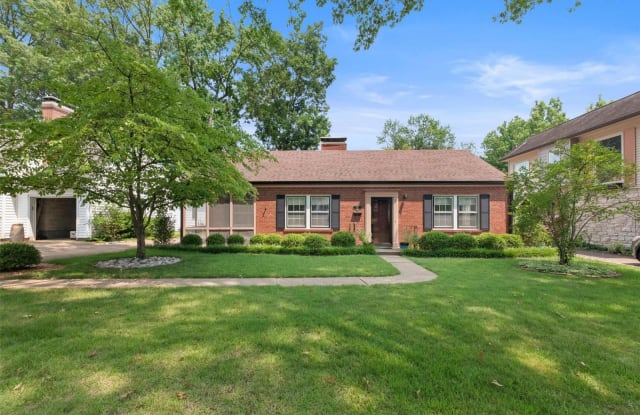 647 Norfolk Drive - 647 Norfolk Drive, Kirkwood, MO 63122