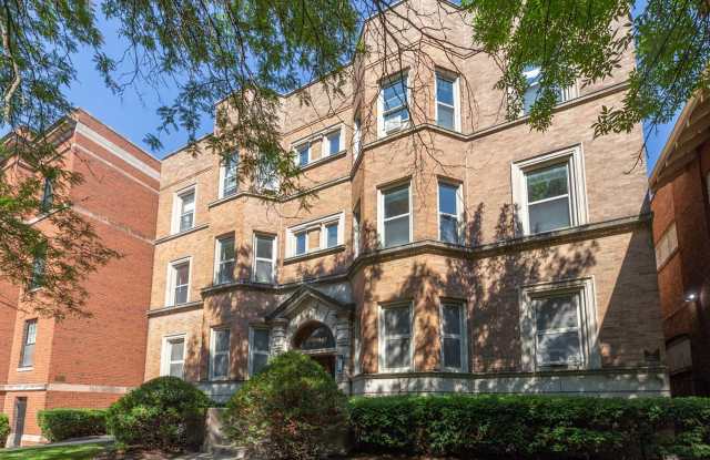 5533 S. Blackstone