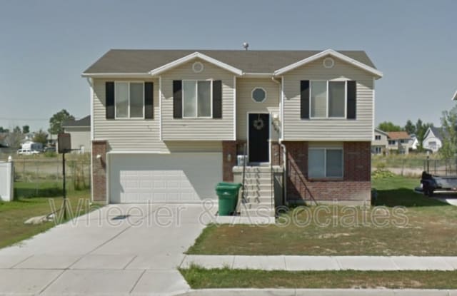 4767 S 4000 W - 4767 South 4000 West, Roy, UT 84067