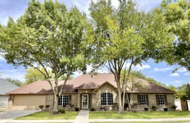 Photo of 1604 Canyon Oak