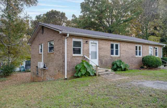 1813 Younger Avenue - B