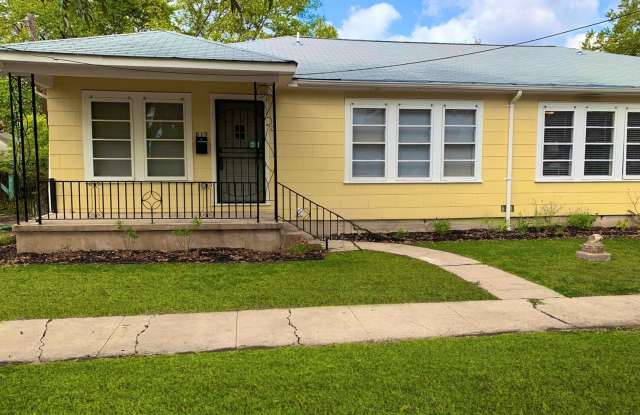 Photo of AMAZING 2 Bedroom / 1 Bath Home!
