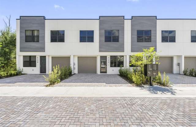 4338 VILLA ALINA COURT