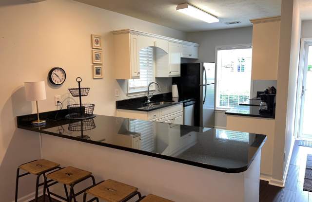 118 Portofino Lane SW