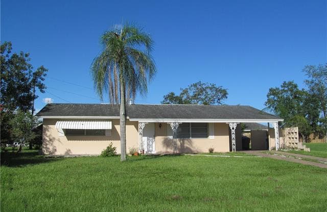 1326 Farmdale ST - 1326 Farmdale Street, Lehigh Acres, FL 33936