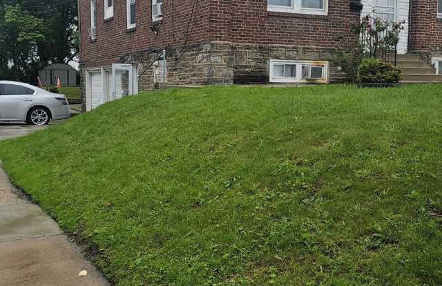 Photo of 5451 HOWLAND STREET