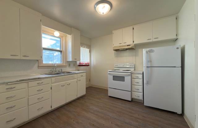 320 East Indiana Avenue - B