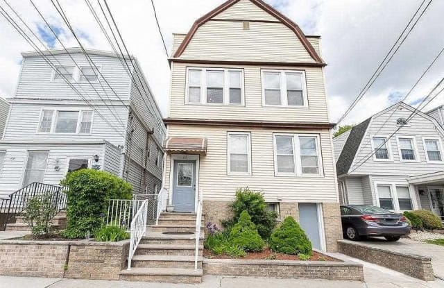 27 EAST 46TH ST - 27 East 46th Street, Bayonne, NJ 07002