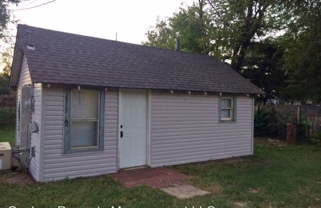 2517 1/2 N Shelton - 2517 1/2 N Shelton St, Wichita, KS 67204