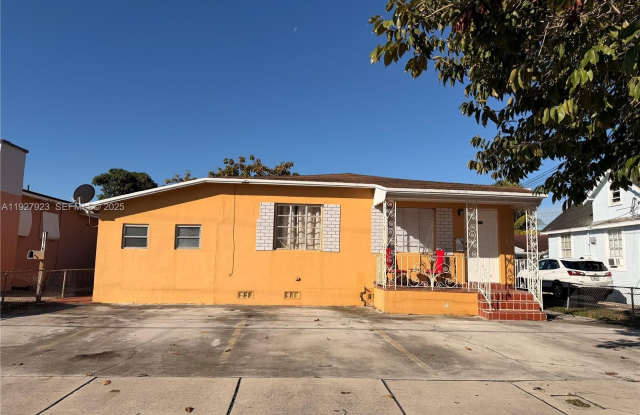 Photo of 1020 NW 33rd Ave