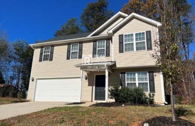 *Move in Special* - Newer Construction 4 Bedroom 2.5 Bath Home