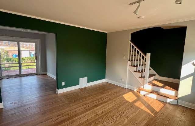 7224 W Summerdale Ave