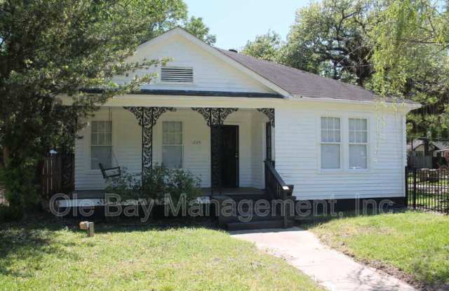 Photo of 1725 Laurel St