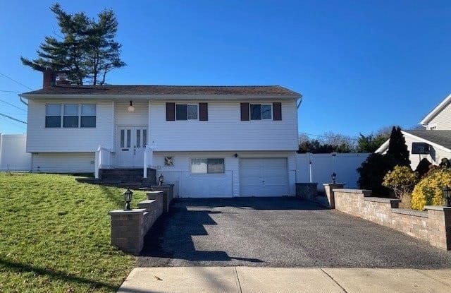 8 Balsam Lane - 8 Balsam Lane, Commack, NY 11725