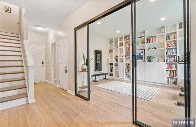 6 Truman Drive