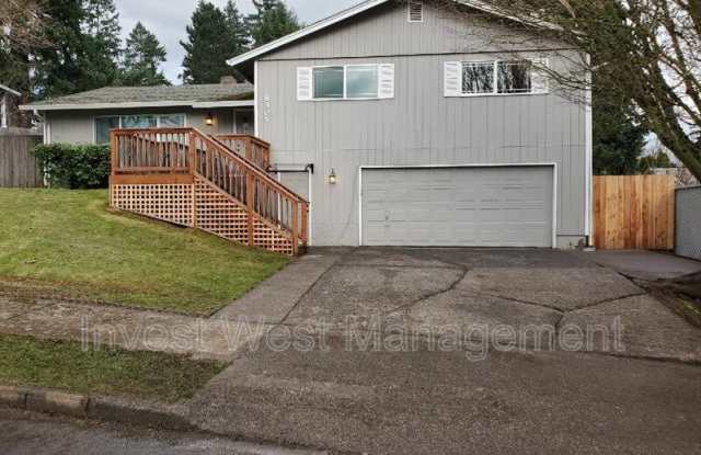 8305 NE 29 Ave - 8305 Northeast 29th Avenue, Hazel Dell, WA 98665