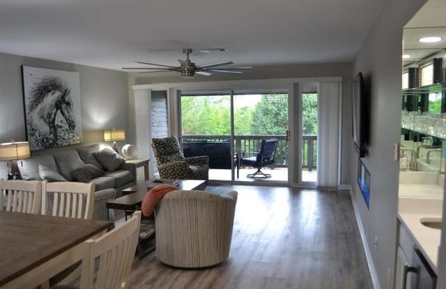 200 Hamilton Oaks  DR