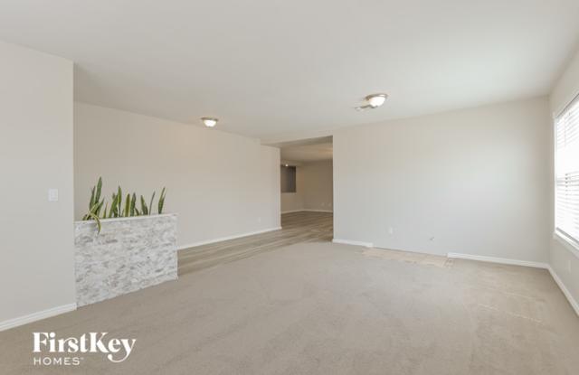 13636 East Shadow Pines Lane