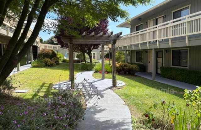 720 Petaluma Blvd S