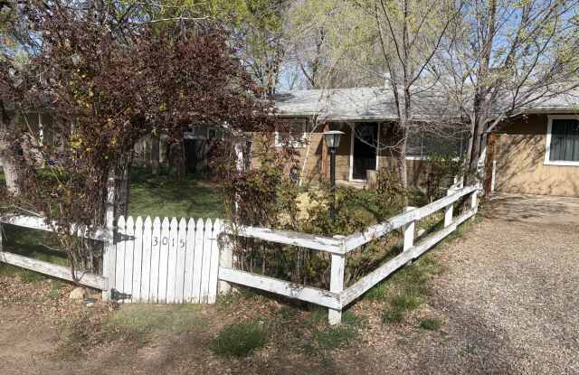 3015 Meadow Lane