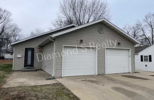 Great Duplex Available Now!
