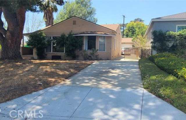 2403 North Lamer Street