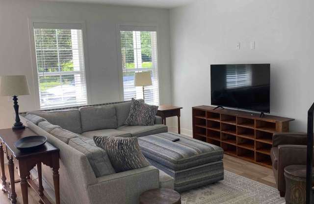 620 South Willow Avenue