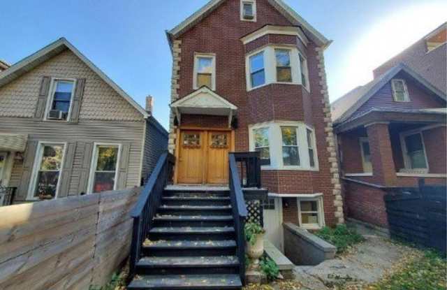 Photo of 2863 W Belden Avenue unit: 2