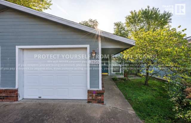2028 Leverett Ave, Fayetteville, AR 72703