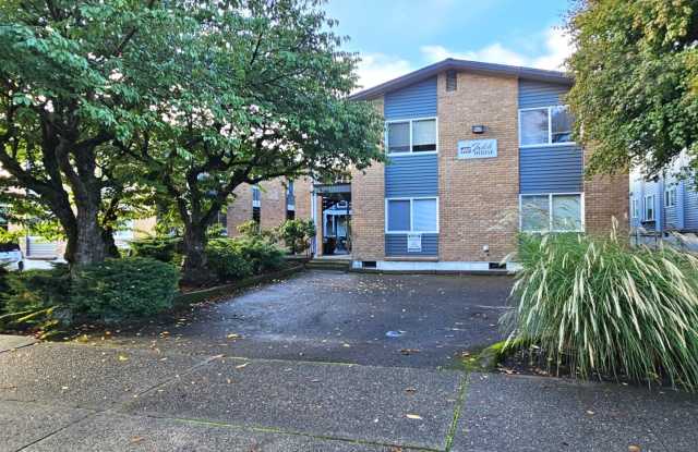 Todd House-Michelle Apartments