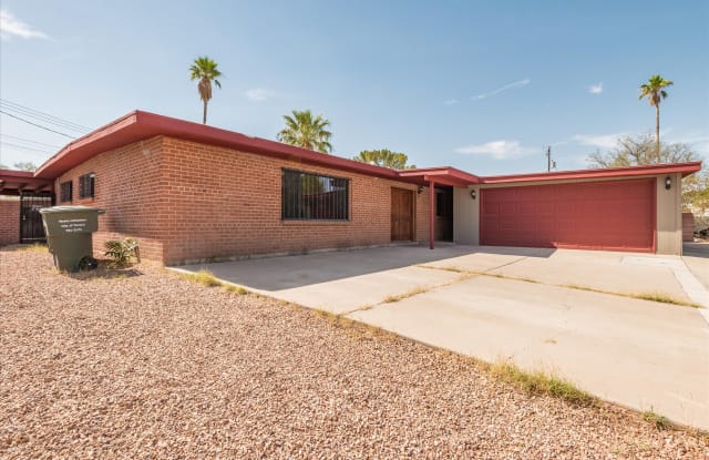 7130 E 30th St - 7130 East 30th Street, Tucson, AZ 85710