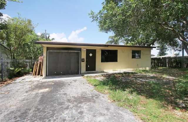 271 NE 29th St - 271 Northeast 29th Street, Pompano Beach, FL 33064