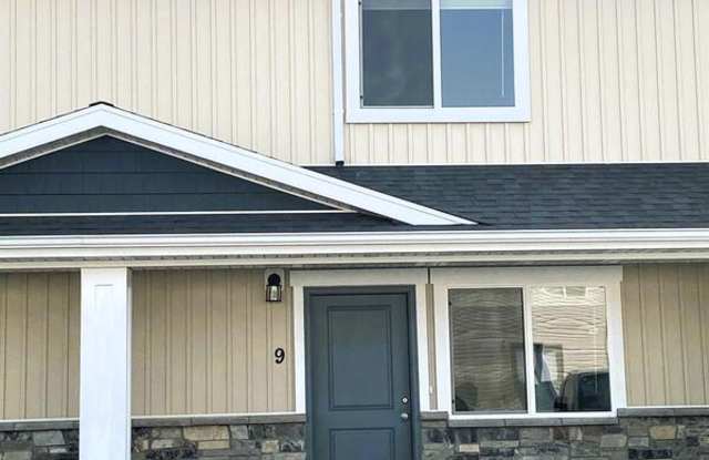 Photo of 2460 W 450 N