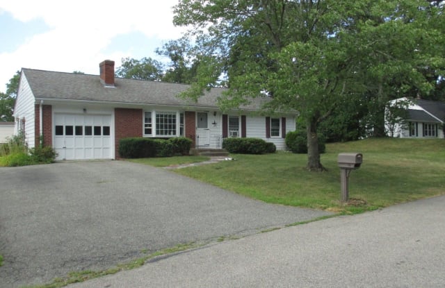 34 Robin Hood Lane - 34 Robin Hood Drive, North Seekonk, MA 02771