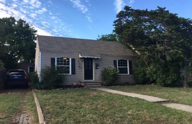 Photo of 726 NE 13th Street