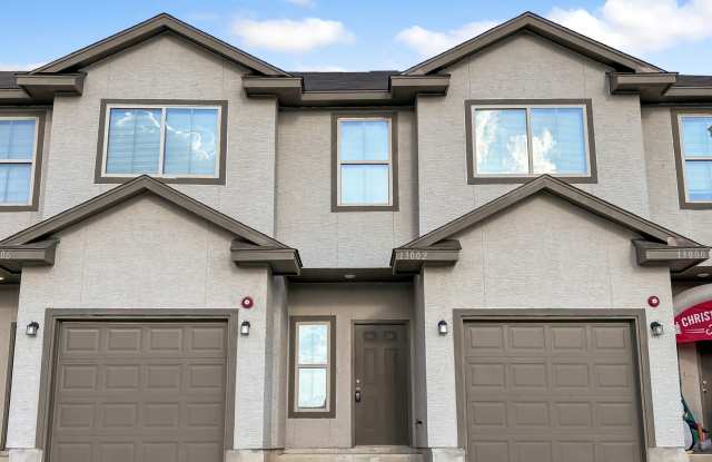 Charming Townhome Near I-35  Randolph AFB