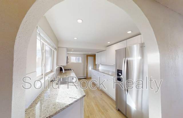 2506 Broadway Street