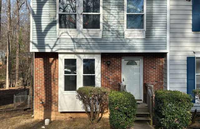 Spacious 3-Bedroom End-Unit Townhouse in Prime Raleigh Location!